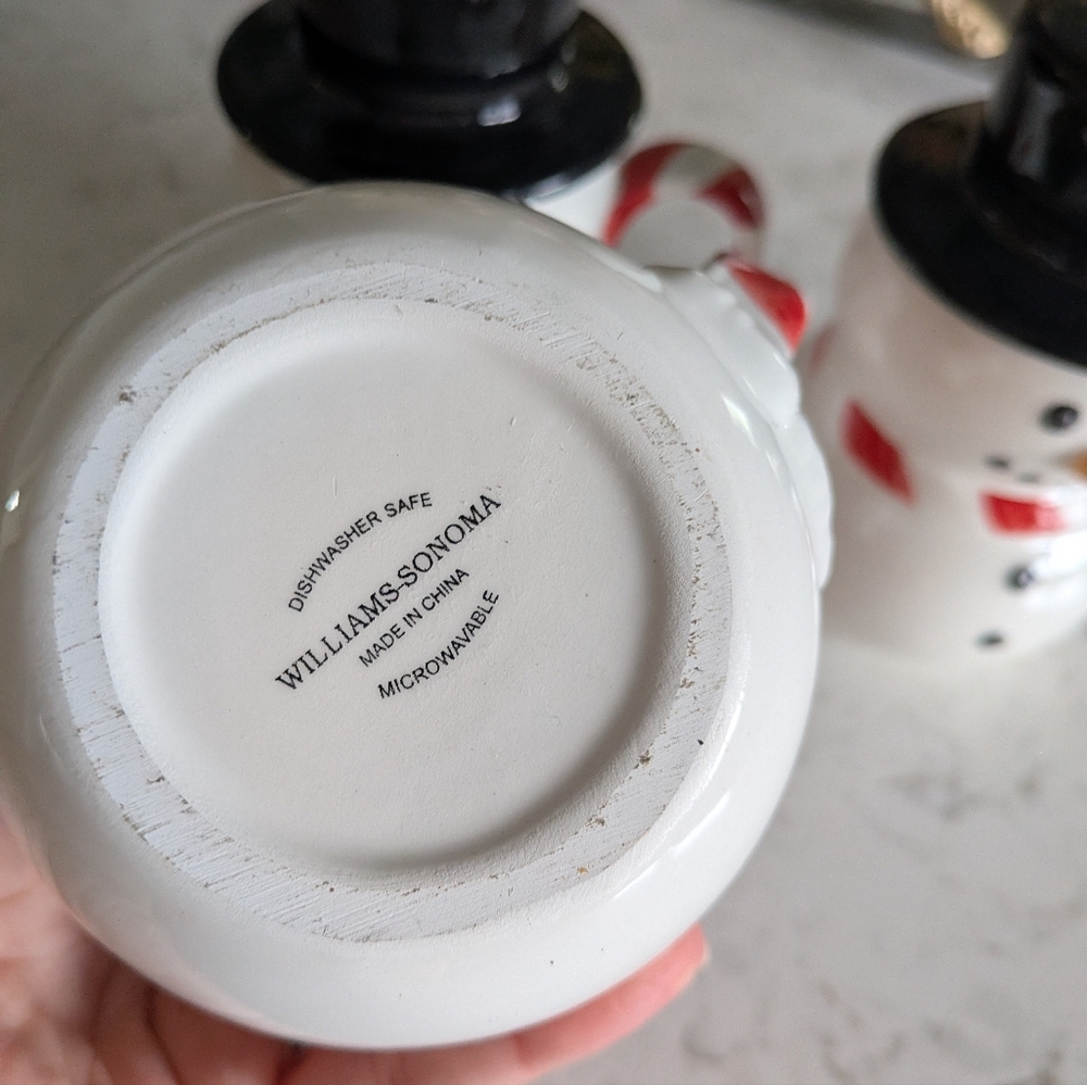 Williams Sonoma White Snowman Christmas Ceramic Mugs (4) - Picture 6 of 6